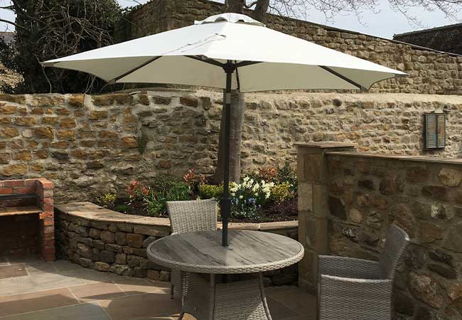 garden-cottage-patio